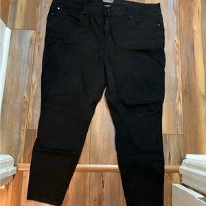 Torrid bombshell skinny black jeans size 26